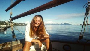 En marin backpacker. Emma Bee Marden bytte ut svenssonlivet mot ett liv till havs.