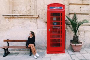 Här och var i Mdina hittar man en brittisk telefonkiosk som påminner om öns brittiska arv. Foto: Marcello Rongione