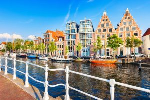 Småstaden Haarlem är en av de mest fotogeniska platserna i Nederländerna. Foto: Istock