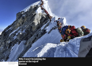 Faksimil från The Guardian. Fotografen Nirmal Purjas bild på kön upp på Mount Everest, tagen i förra veckan.
